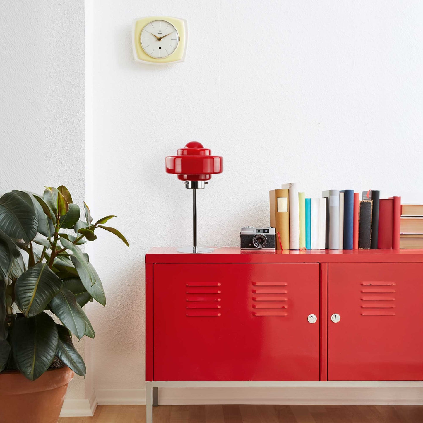 Zeni színes üveg és króm asztali lámpa