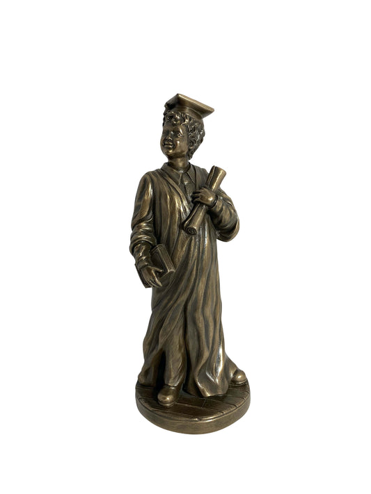 Diplomás fiú bronz bevonatú szobor